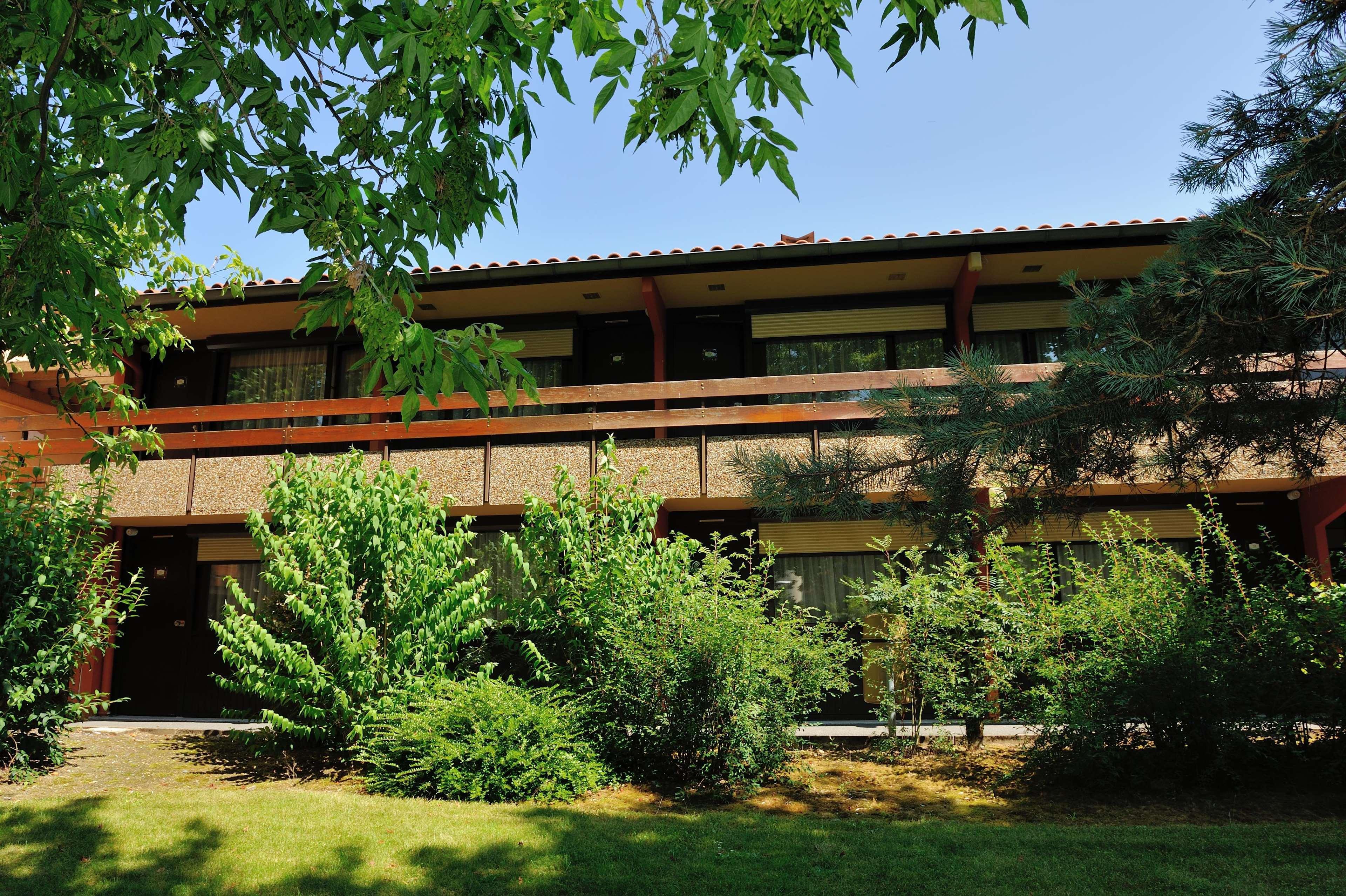 Campanile Cholet Hotel Exterior photo